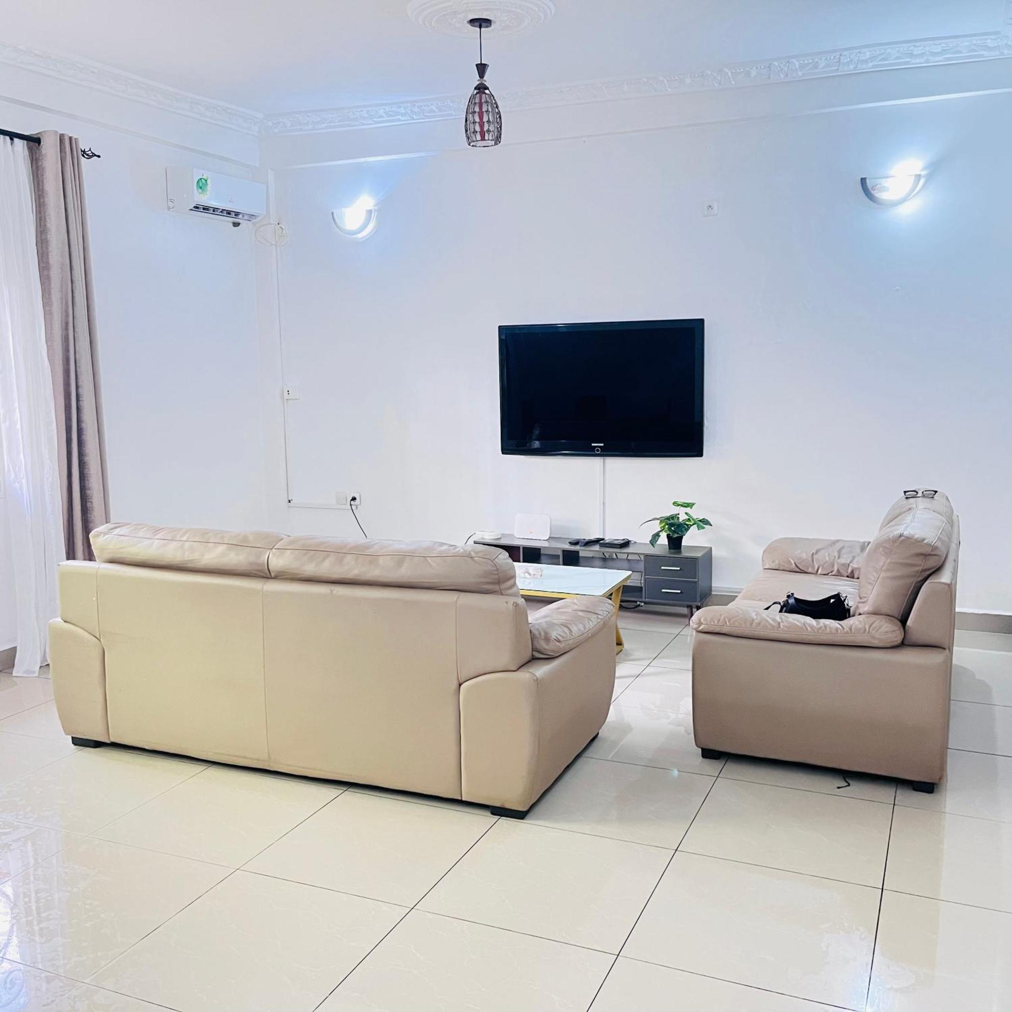 Appartements Modernes, Wifi, Tv - Yaounde, Omnisports ภายนอก รูปภาพ